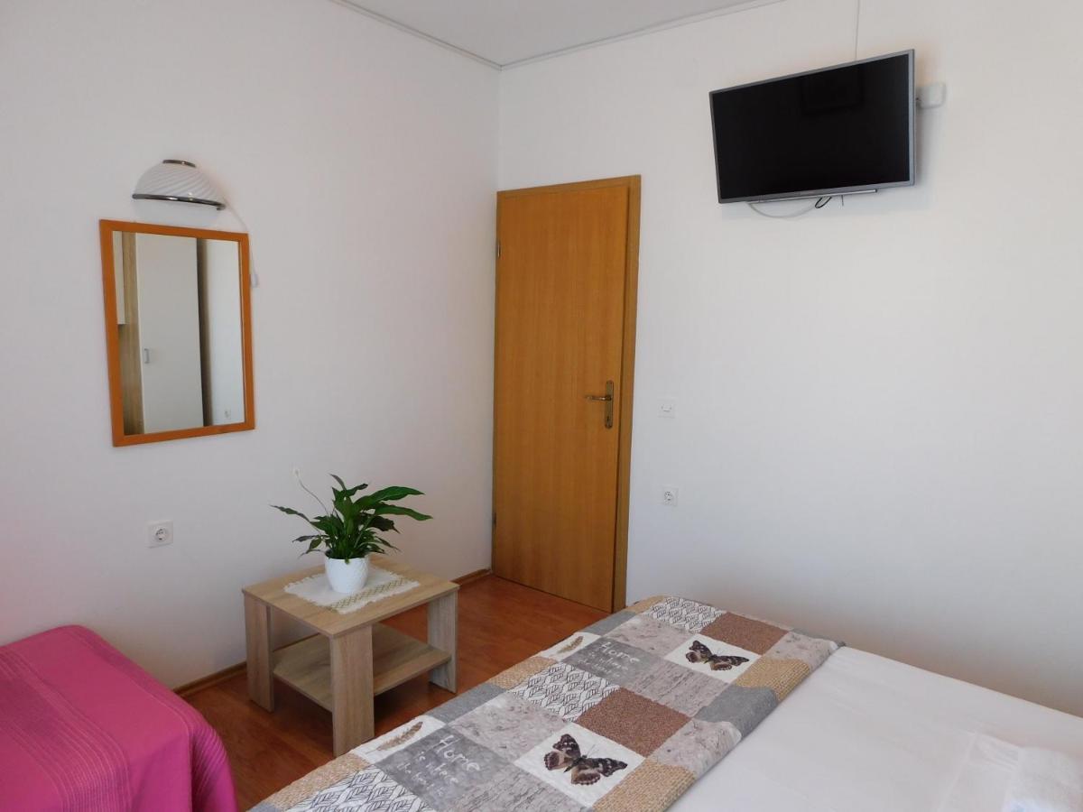 Apartmani Salus Pag Town Exterior foto