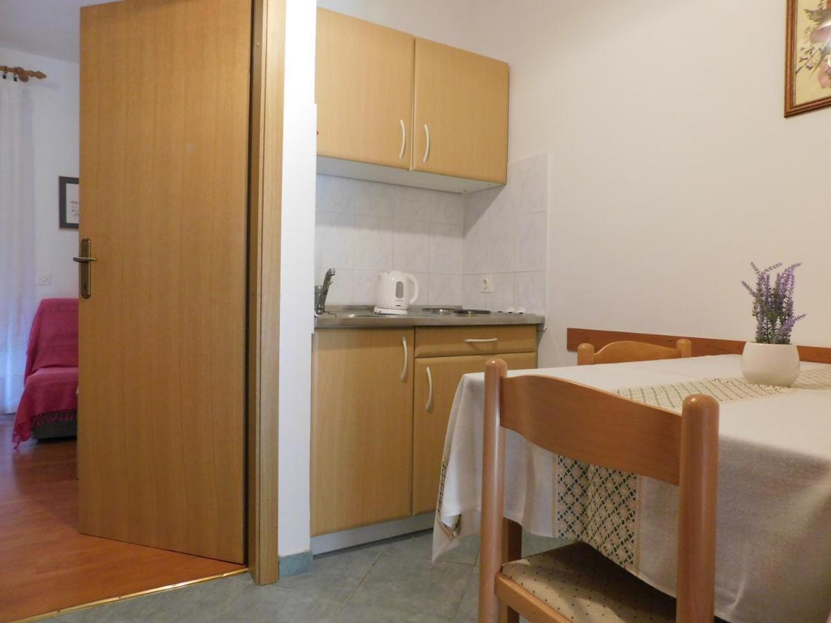 Apartmani Salus Pag Town Exterior foto