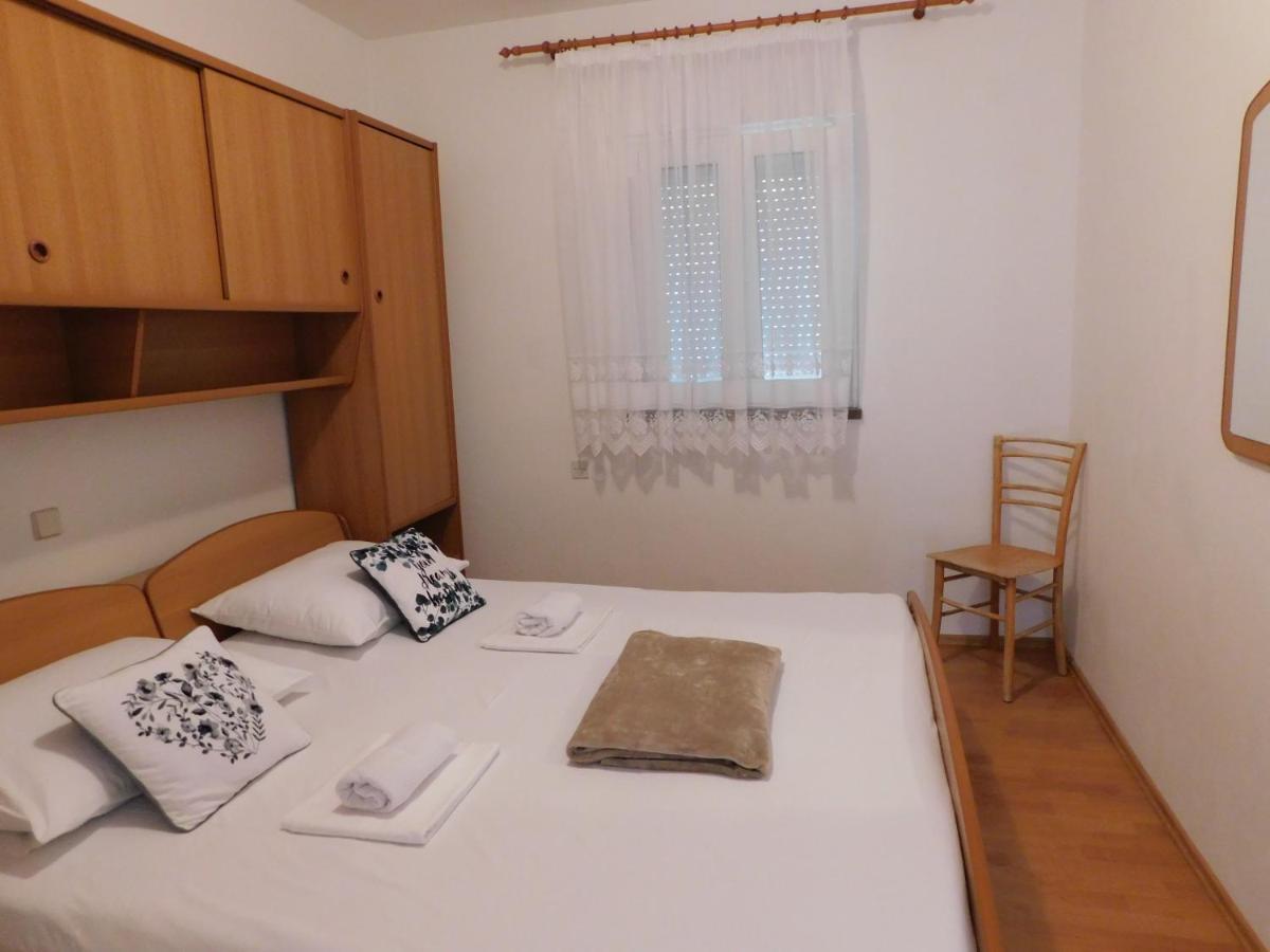 Apartmani Salus Pag Town Exterior foto