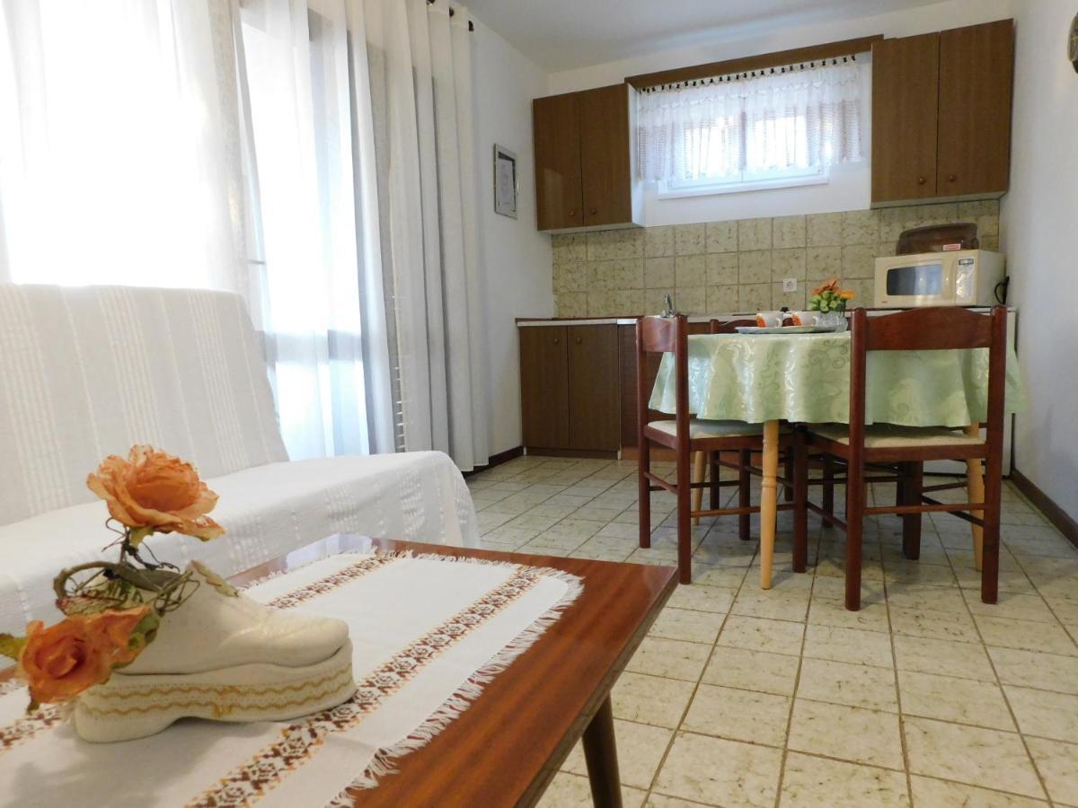 Apartmani Salus Pag Town Exterior foto