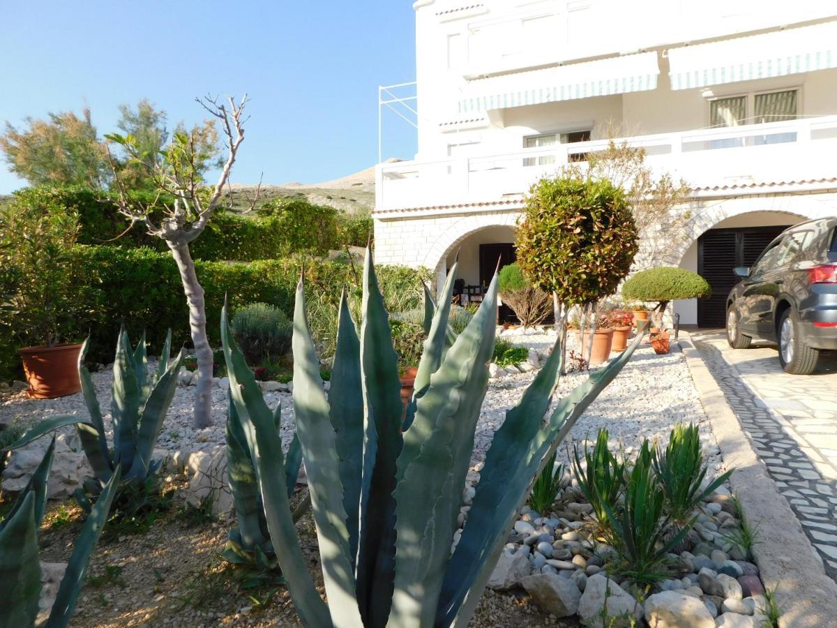 Apartmani Salus Pag Town Exterior foto