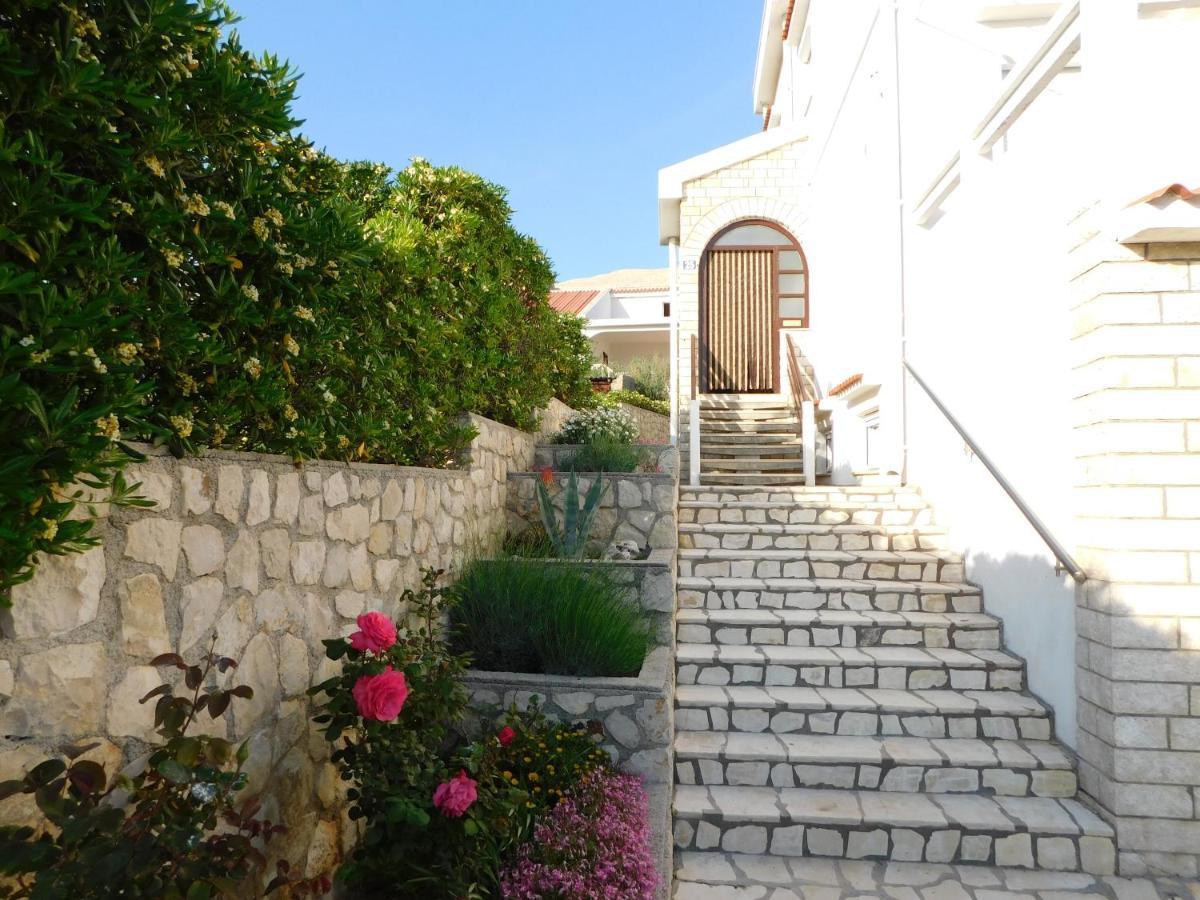 Apartmani Salus Pag Town Exterior foto