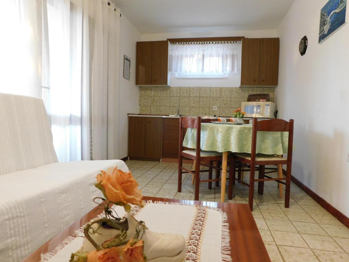 Apartmani Salus Pag Town Exterior foto