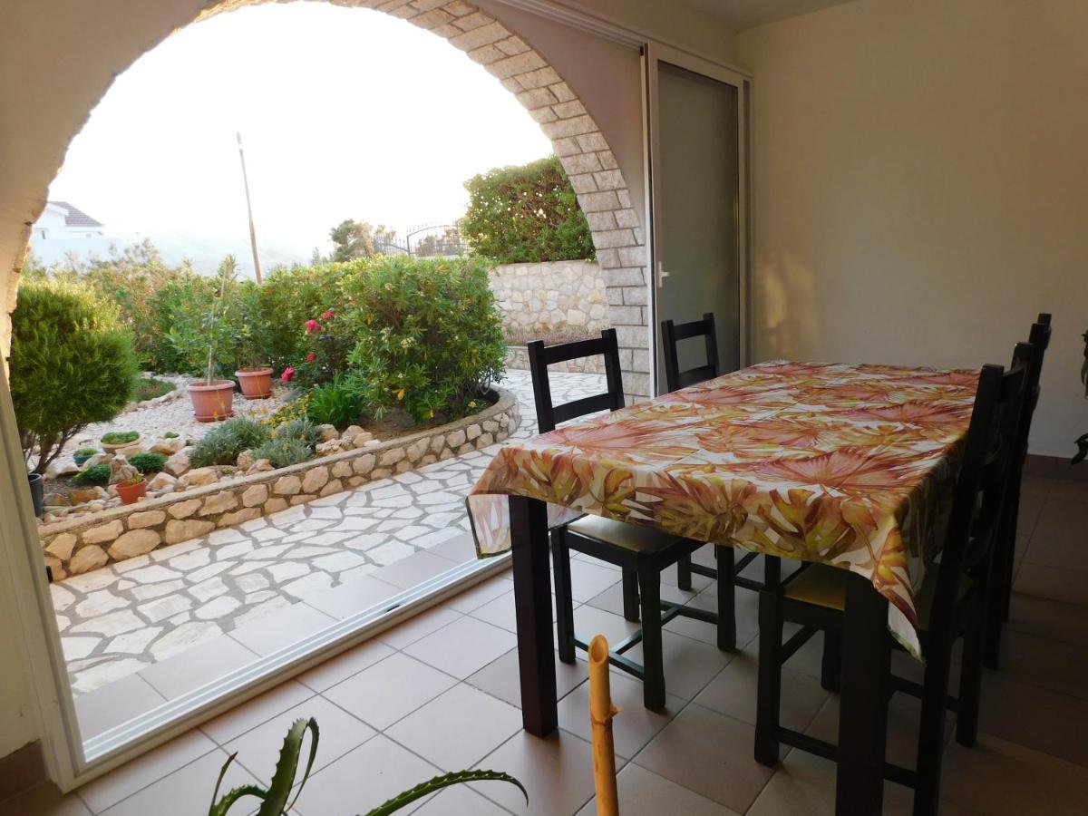 Apartmani Salus Pag Town Exterior foto